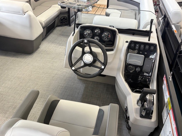 Princecraft Boats  2026 Princecraft Vectra 23' RL Sport Configuration (Black) Photo
